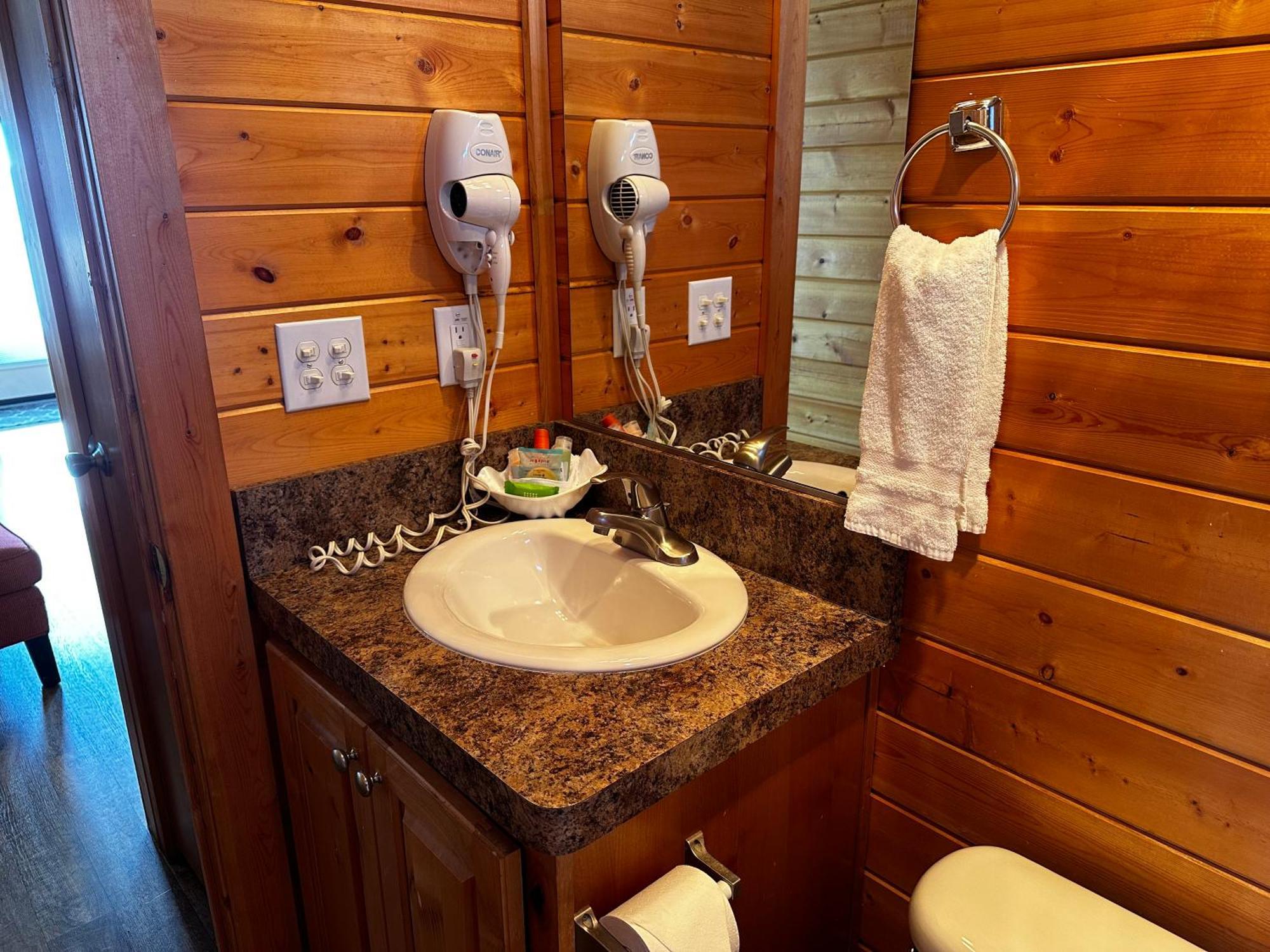 Westport Marina Cottages Екстер'єр фото